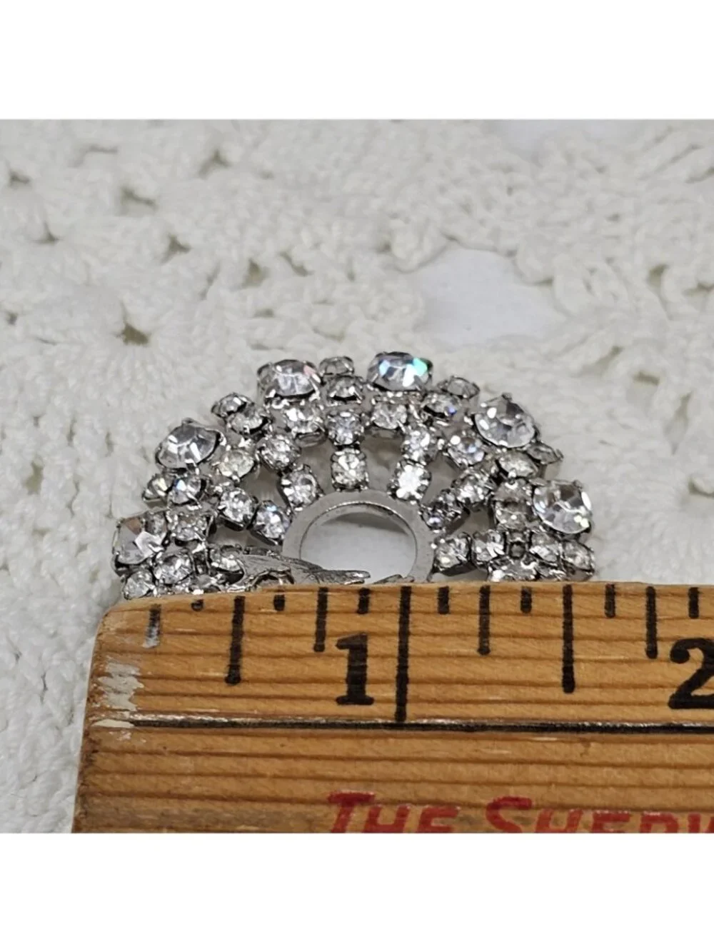 Vintage Clear Rhinestone Wreath Brooch Silver Tone Leaves Crystal Christmas Pin